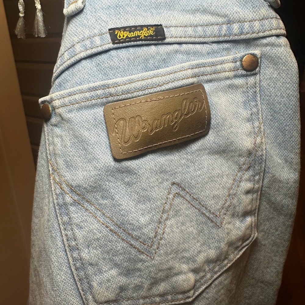 Wrangler Cowboy Cut Straight Fit Mens Jeans Light Wash Blue Cotton Denim 36x32 - Picture 3 of 9